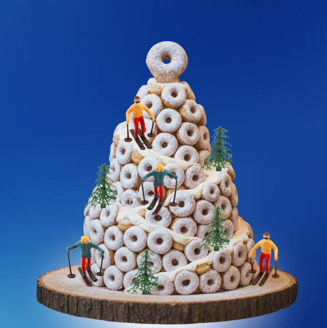 Winter Snow Land Skiing Cake Topper | Skiers & Evergreen Trees Winter Wonderland Cake Decoration